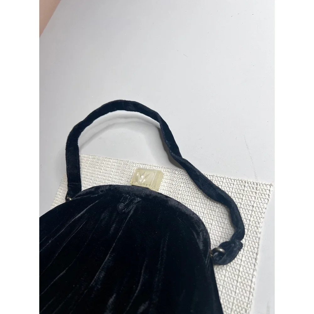 Vintage CB‎ Made in USA Black Velvet Evening Bag Lucite Clasp Peach Satin Lining
